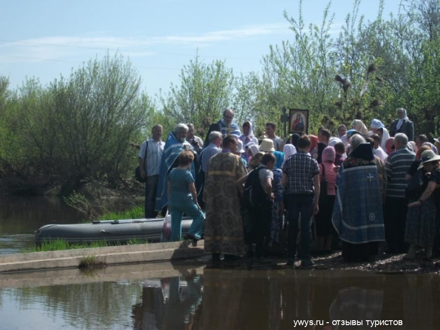 Встреча Иконы Пресвятой Богородицы Владимирской Нерехтской на реке Солоница