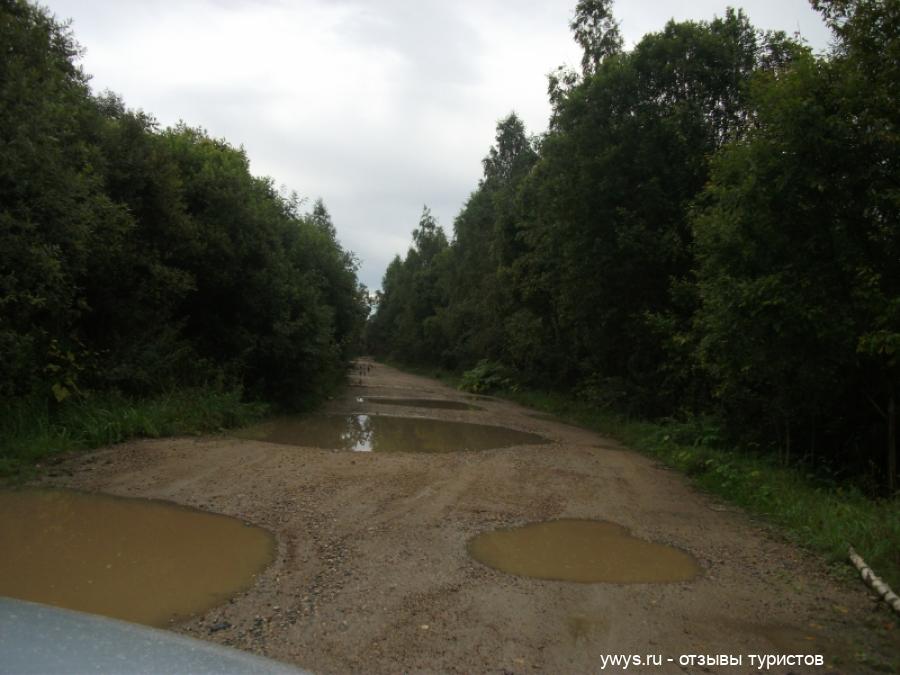 Наверное самый грязный участок дороги от Писцово до Нерехты. После недели дождей.