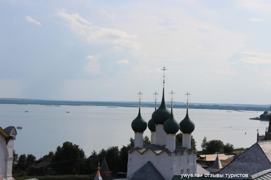 Вид с Водяной башни Ростовской крепости