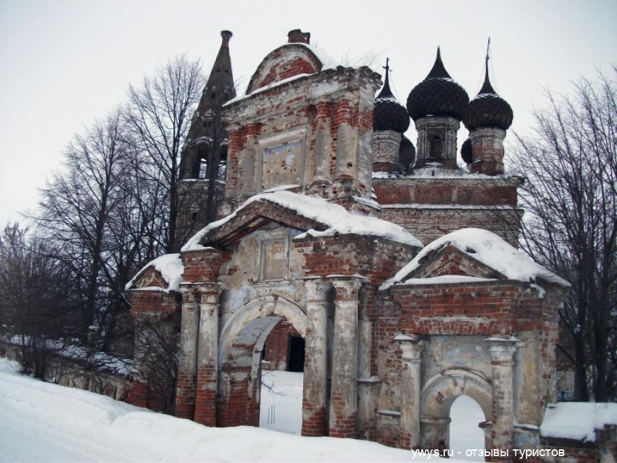 Церковь Троицы Живоначальной в селе Емсна Нерехтского района Костромской области