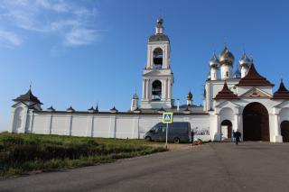 храм Николая Чудотворца и монастырь у села Антушково